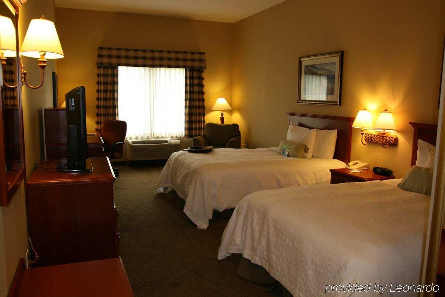 Hampton Inn & Suites Camarillo Exterior photo